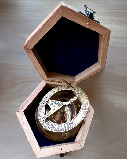 Captain's Compass "Explorer 2" - personalization option with engraving for a gift, 2 color variants to choose from.