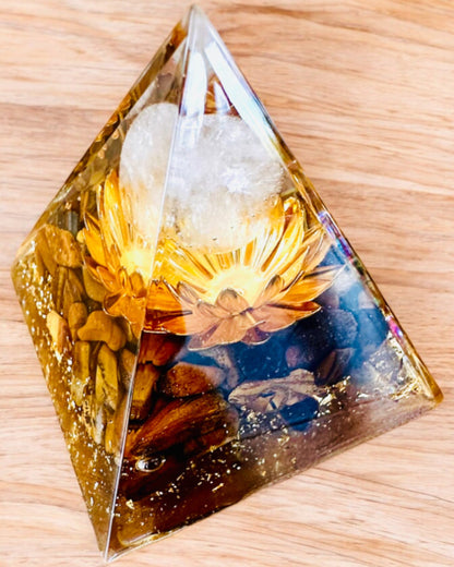 Crystal Pyramid of Prosperity of the Happy Crystal Ball, Tiger's Eye Stone, Copper Lotus