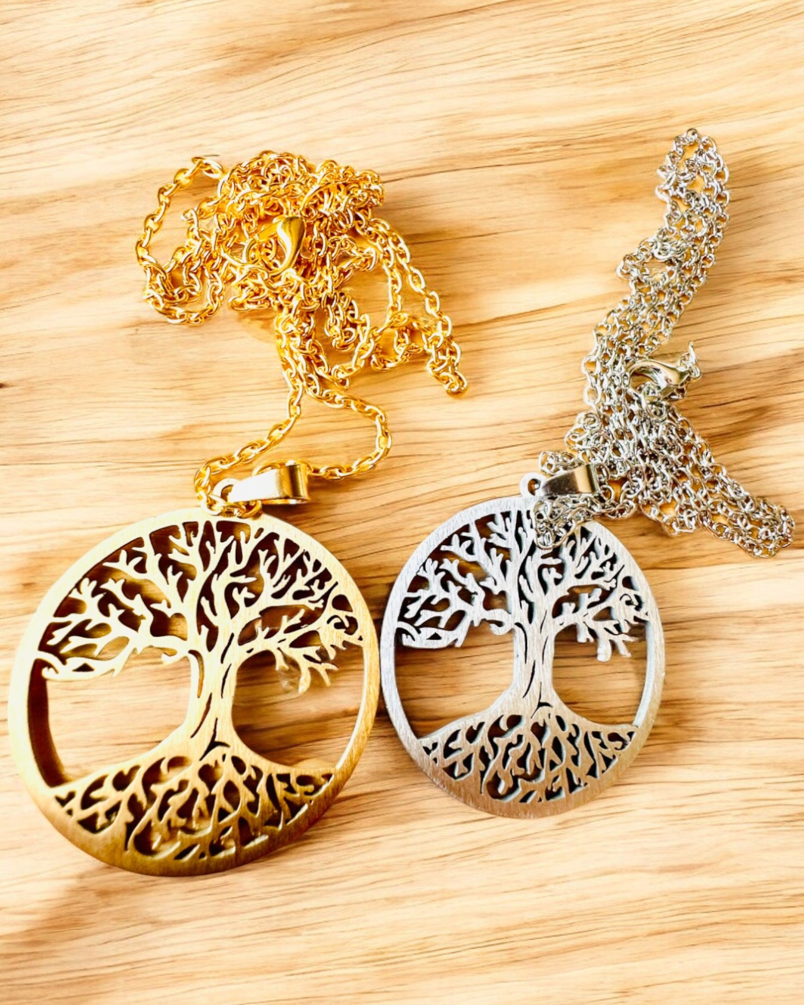 "Tree of Life" Necklace in Stainless Steel - personalized engraving, 2 color variants