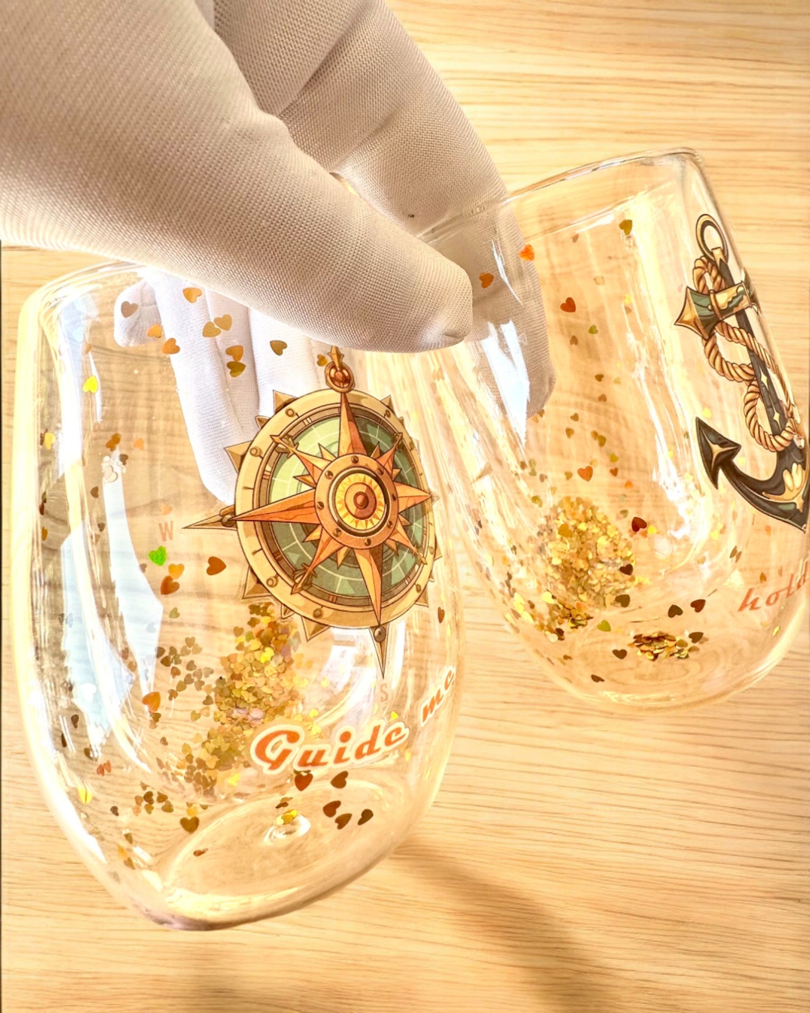 "Nautical Dreams" glasses with double walls and gold flakes - set of 2, 300 ml capacity, personalization available with engraving.