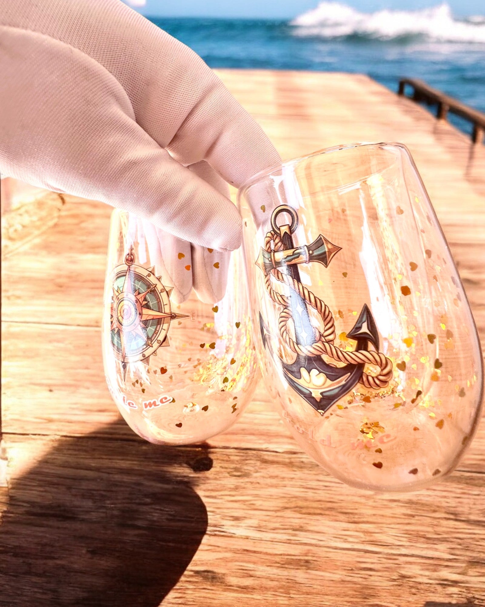 "Nautical Dreams" glasses with double walls and gold flakes - set of 2, 300 ml capacity, personalization available with engraving.