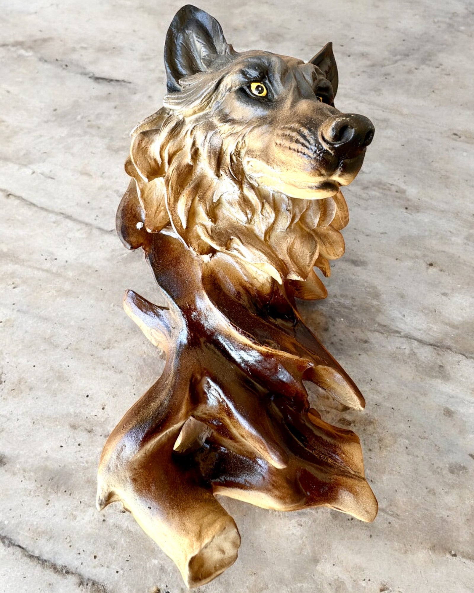 "Wolf Spirit" – Decorative Figurine with the possibility of personalization through engraving, for a gift