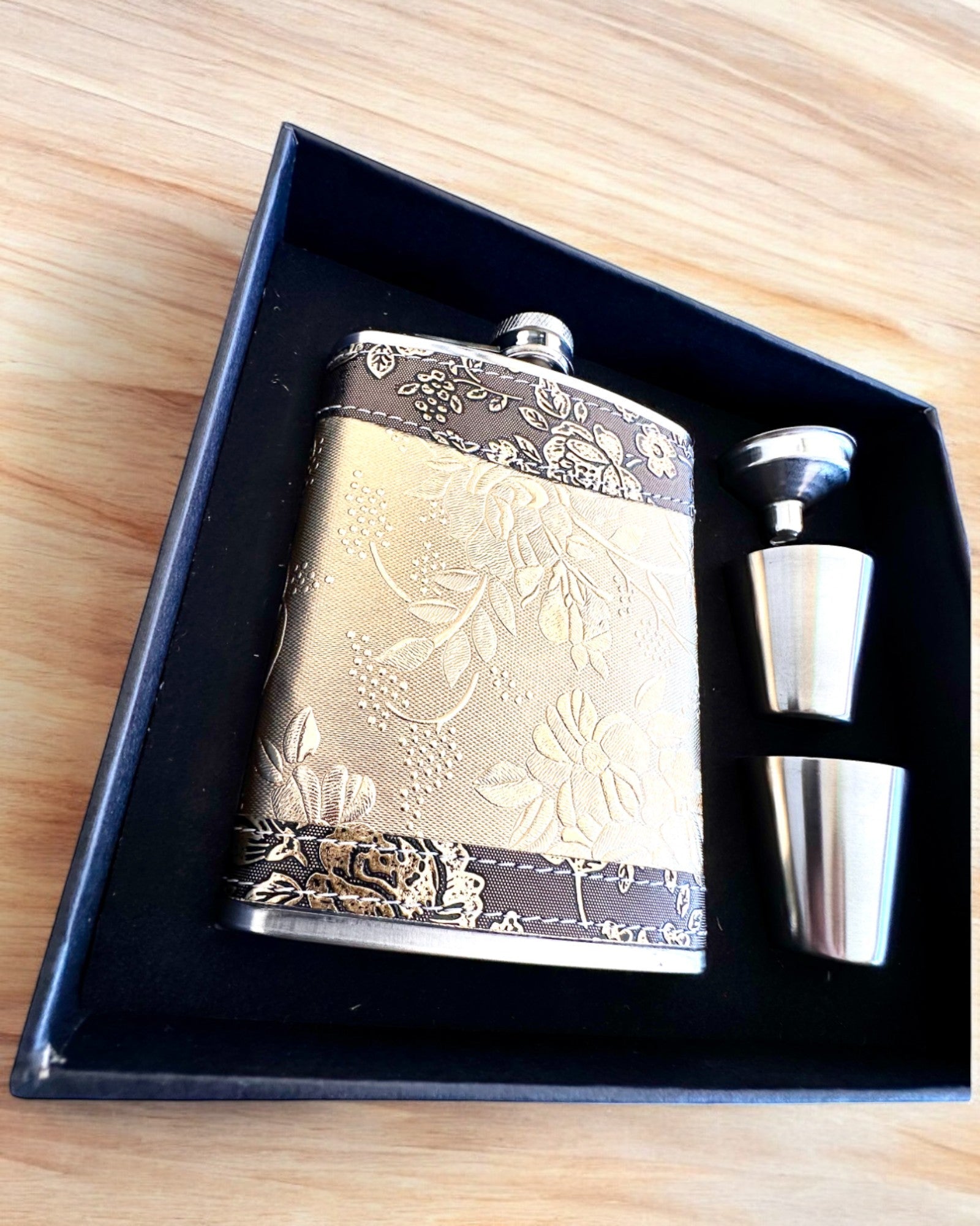 Elegantiška "Golden Rose" hip flask su taurių rinkiniu, personalizacija graviravimu dovanai