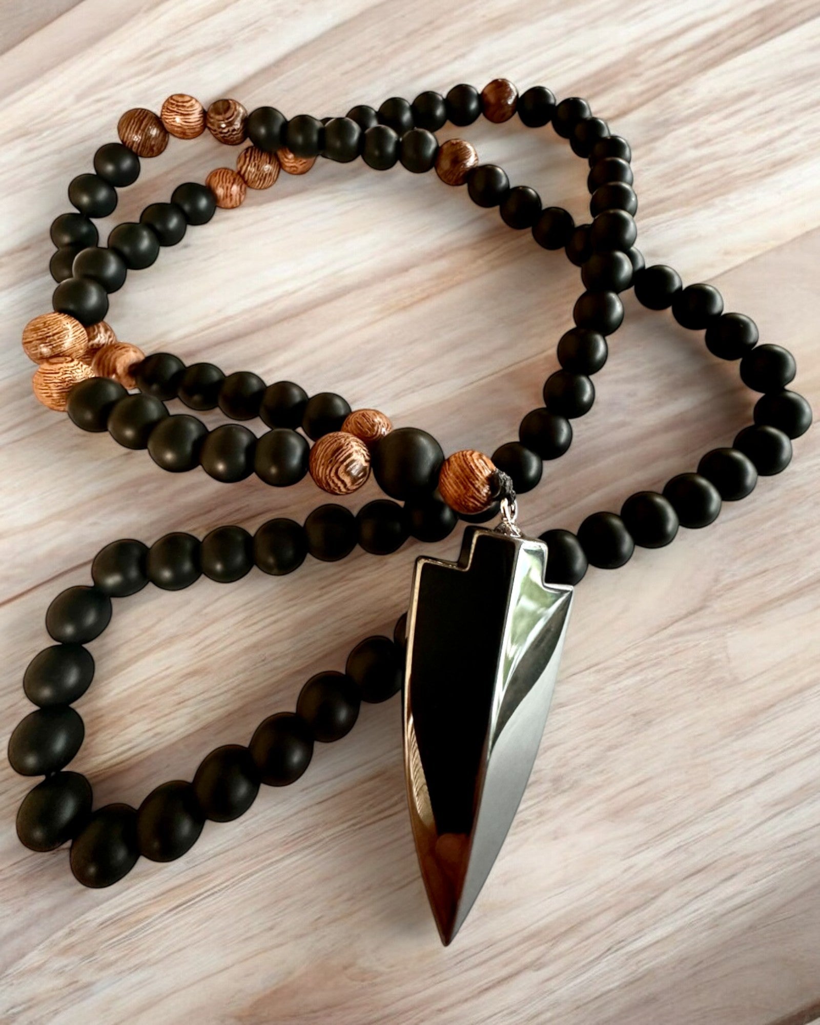 Power Arrow – Necklace with Black Obsidian and Wooden Beads, personalization with engraving for a gift