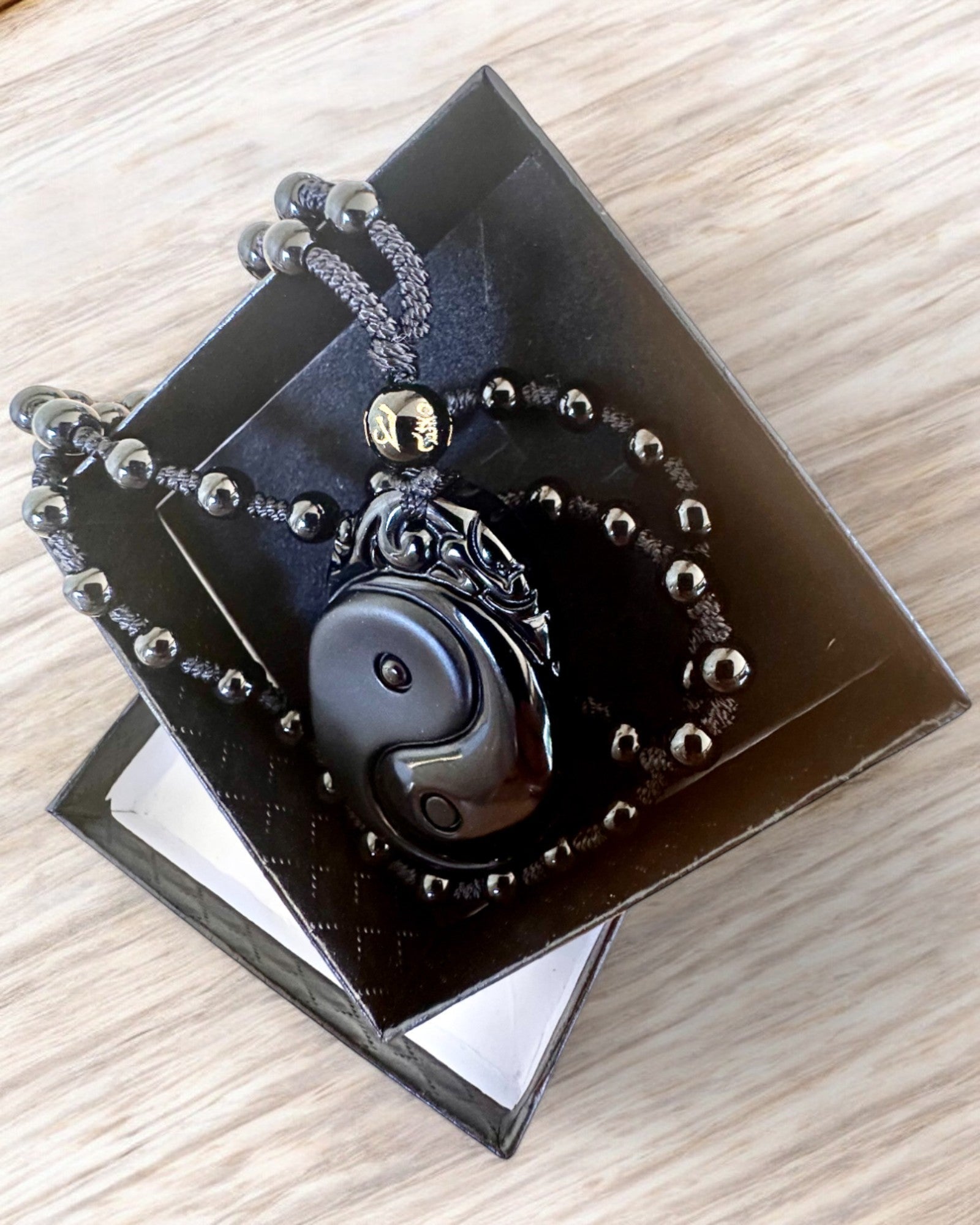 Obsidiana Yin Yang amulets ar gravējumu - Harmonija un Aizsardzība, personalizācija ar gravējumu dāvanai