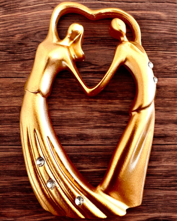 Figurine symbol of love - "Eternal Closeness" as a gift, personalized with engraving