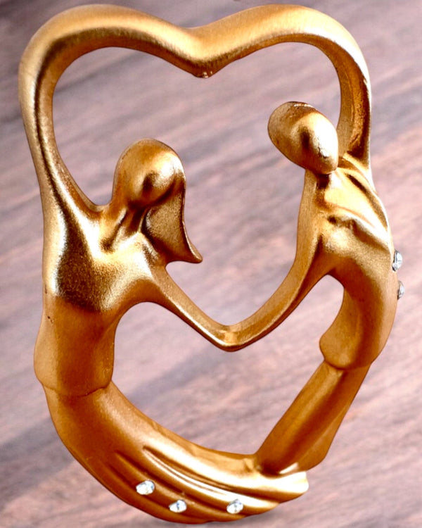 Figurine symbol of love - "Eternal Closeness" as a gift, personalized with engraving