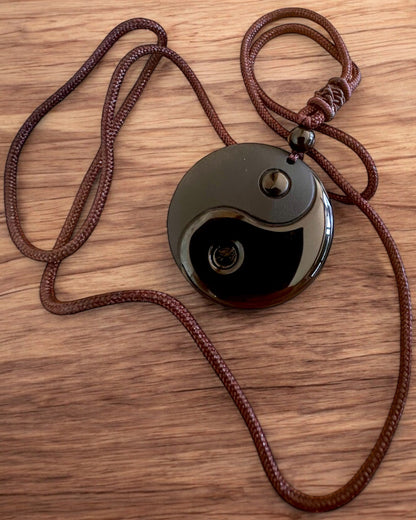 Boho kaklarota no obsidianu Yin Yang Tai Chi, iespēja personalizēt ar gravējumu dāvanai