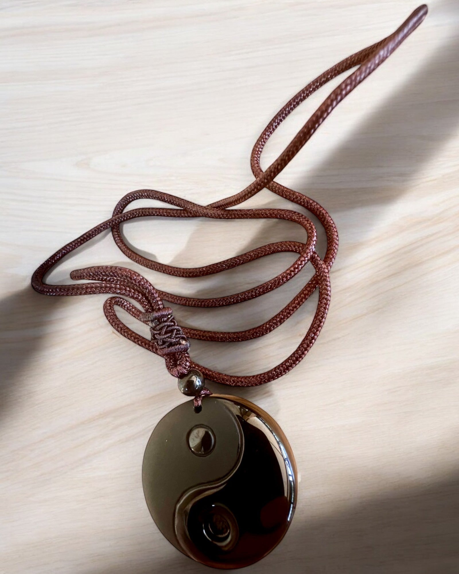 Boho kaklarota no obsidianu Yin Yang Tai Chi, iespēja personalizēt ar gravējumu dāvanai