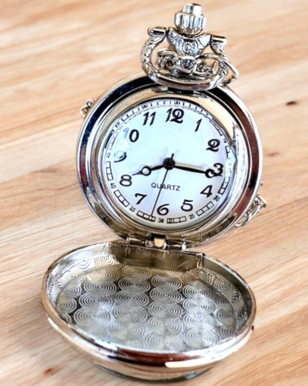 "CloverTime" pocket watch with a four-leaf clover motif, personalised with engraving as a gift