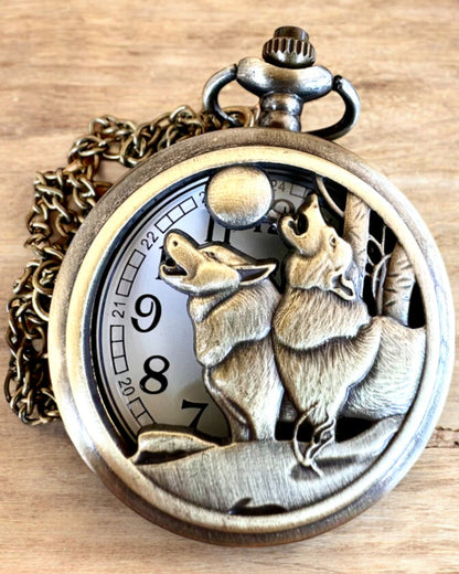 "Luna Wolf" – Stylish Pocket Watch with Wolves, personalization option for engraving as a gift