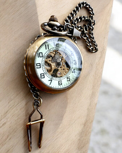 Classic Pocket Watch "Oldtimer" - stylish retro elegance, personalization option with engraving for a gift