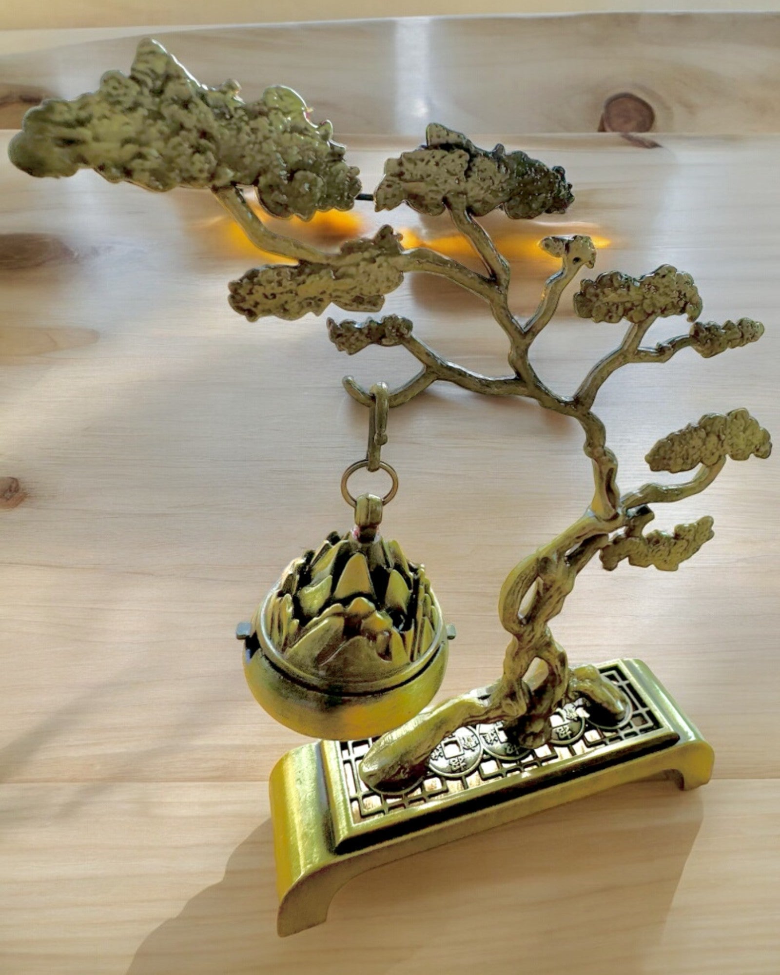 Elegantiškas Metalinis Smilkalų Laikiklis Bonsai - galimybė personalizuoti graviravimu dovanai