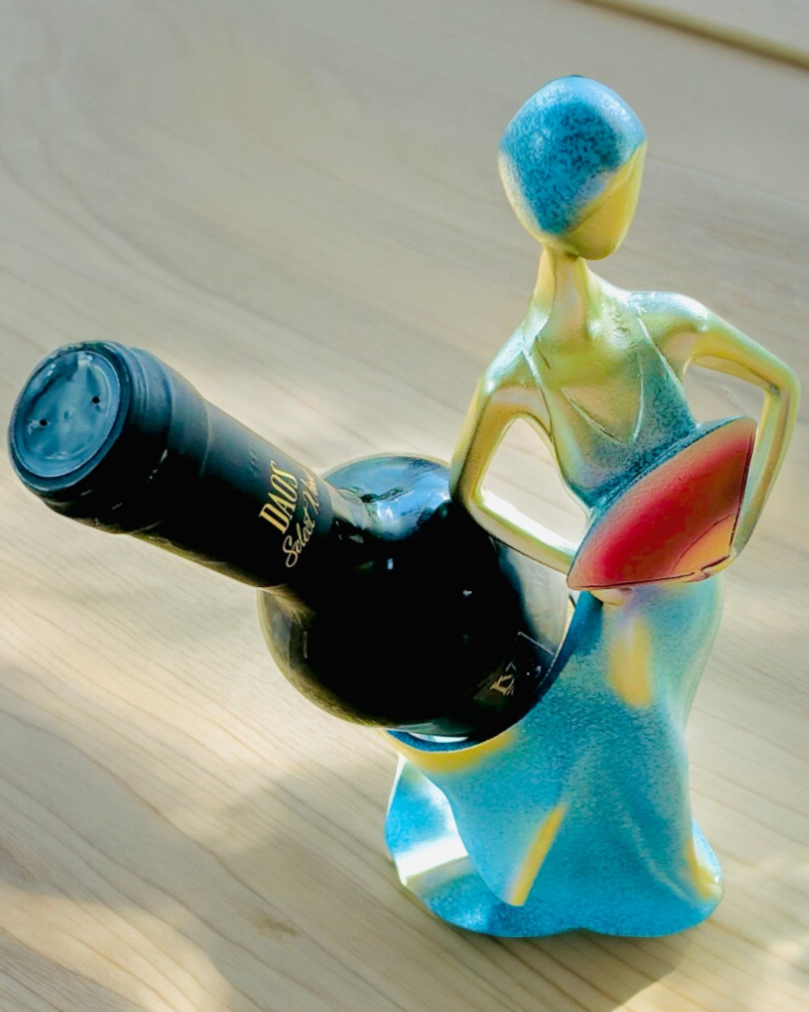 Elegant Bottle Stand - Lady Statue - personalization with engraving, 2 variants to choose from