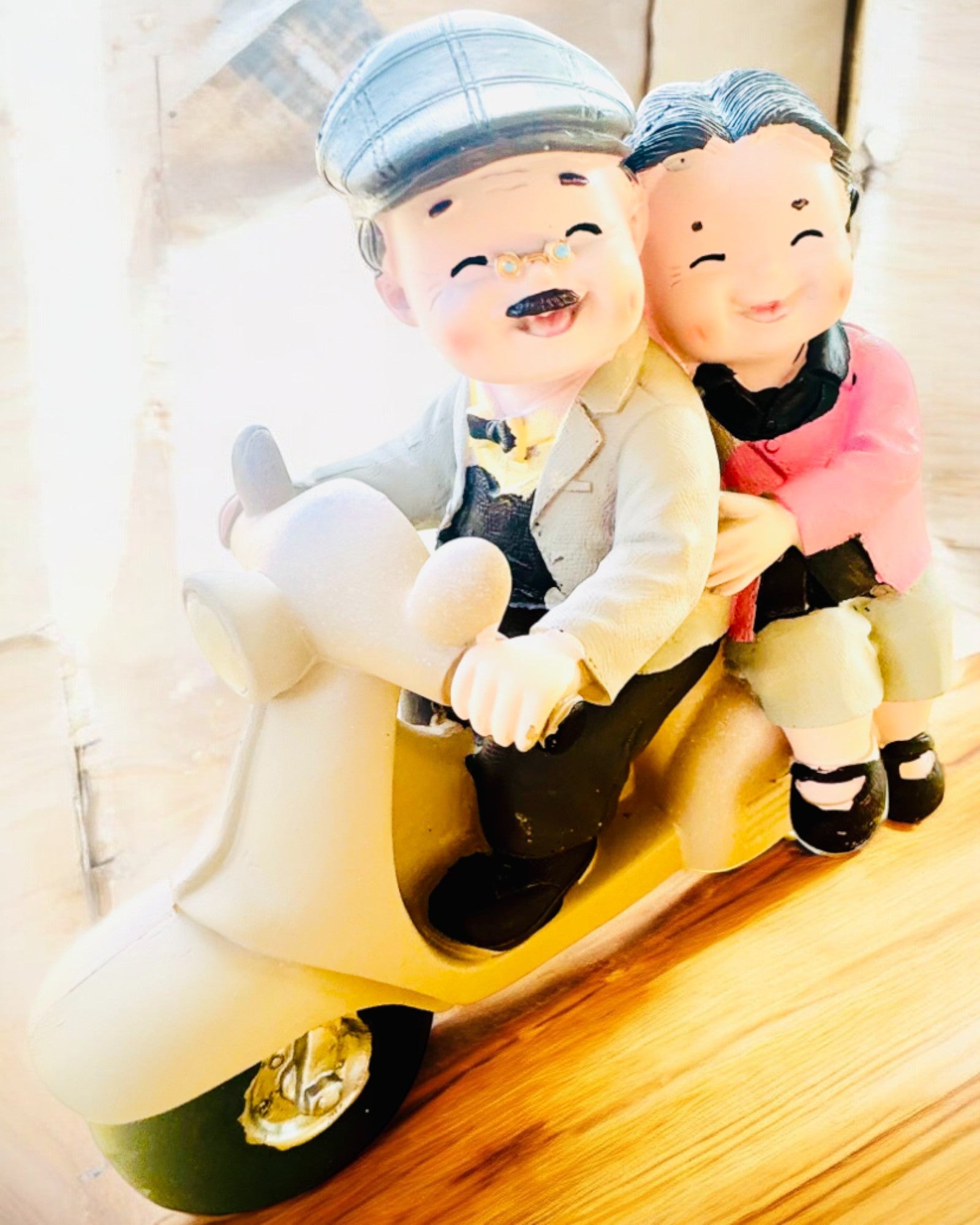 Decorative figurine Lovers on a scooter - personalization with engraving for a gift