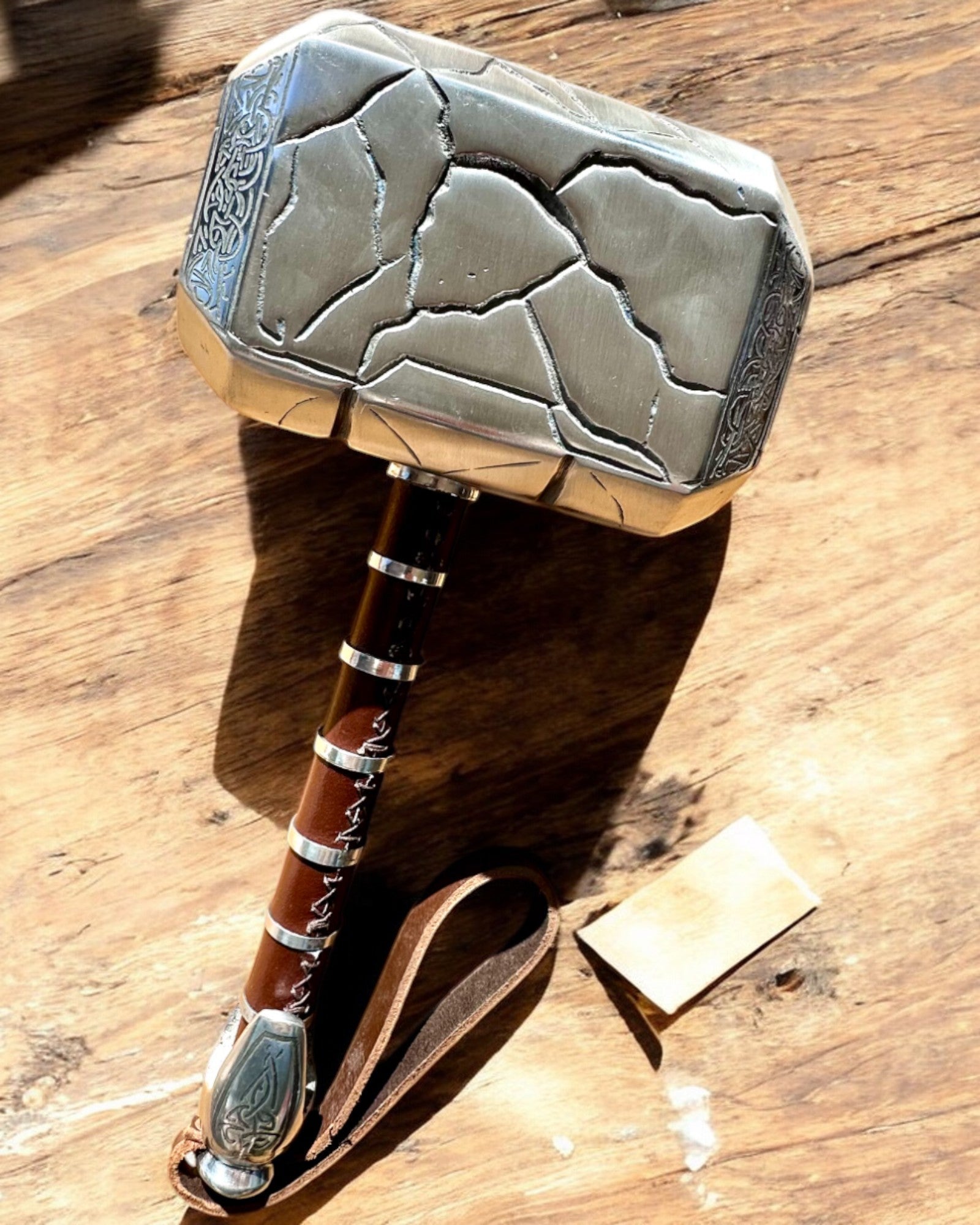 Mjölnir Thora "Chief" - Ručno Rađeni Kovački Čekić, personalizacija gravurom za poklon