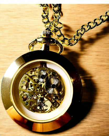 Retro Pocket Watch – Mechanical Luxury in Vintage Style gold color, personalization with engraving