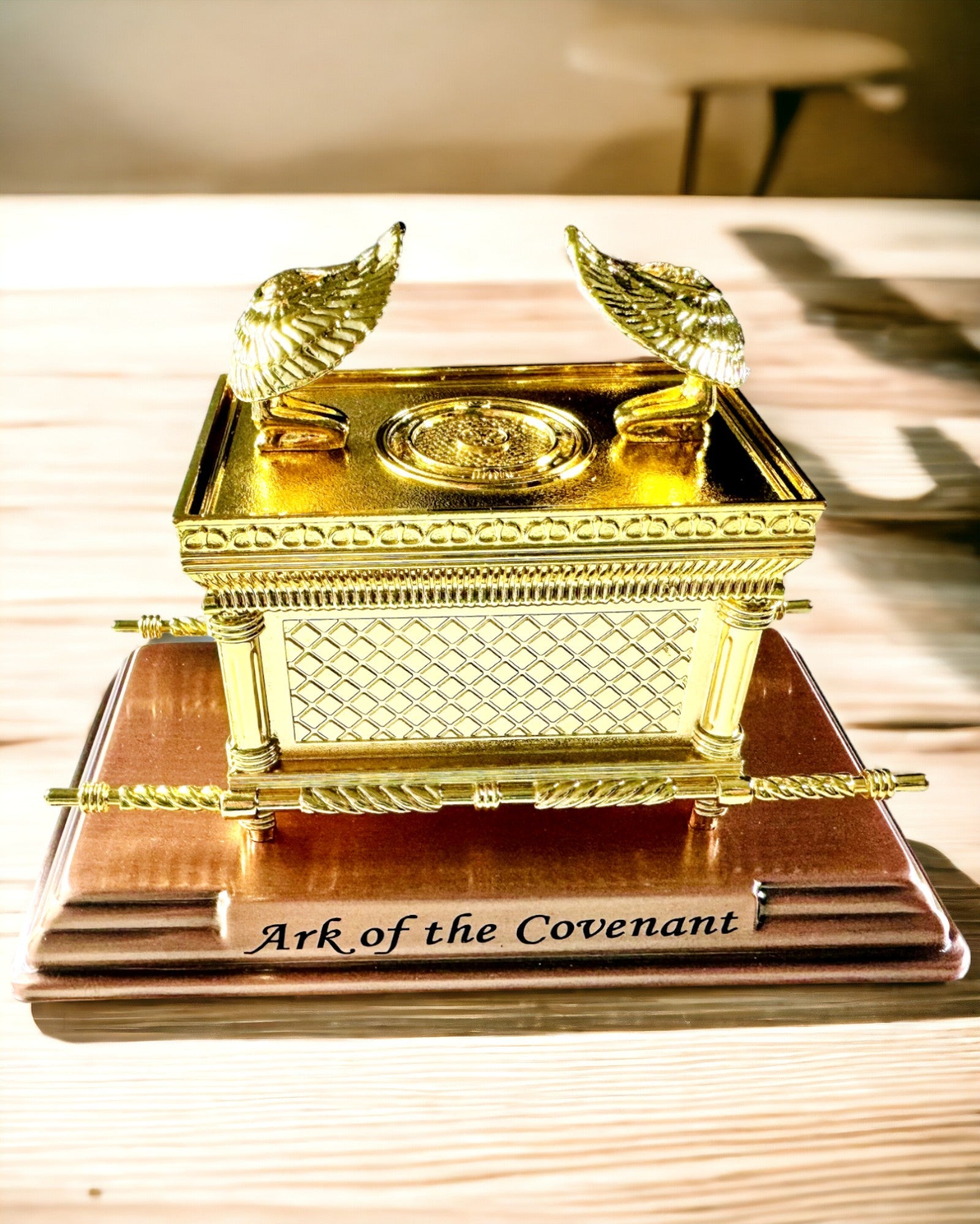 Replica of the Ark of the Covenant Gold-Plated, Decorative Figure of the Ark with a Copper Stand, Inspired by Jerusalem, 18x10x12 cm