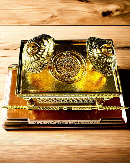 Replica of the Ark of the Covenant Gold-Plated, Decorative Figure of the Ark with a Copper Stand, Inspired by Jerusalem, 18x10x12 cm