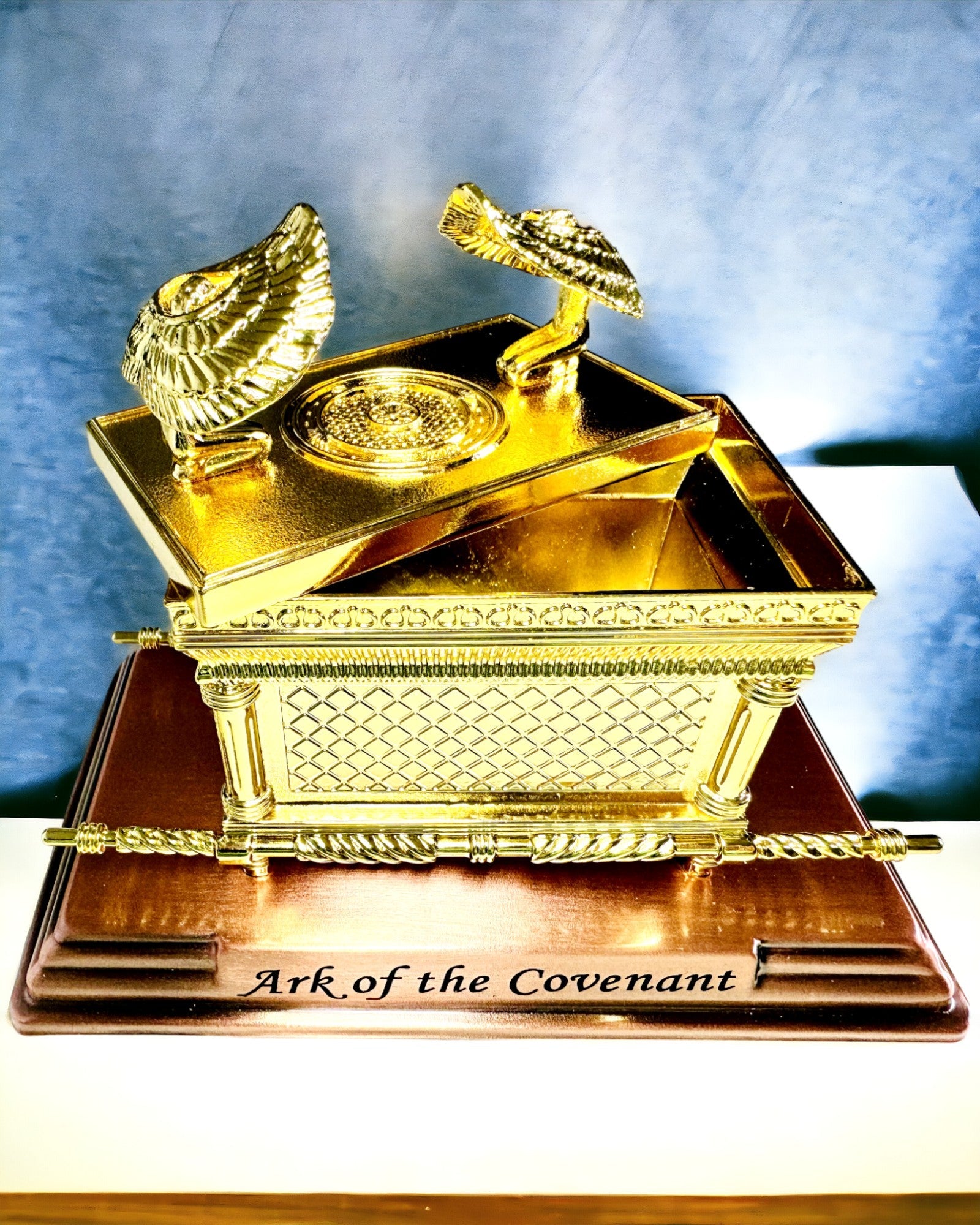 Replica of the Ark of the Covenant Gold-Plated, Decorative Figure of the Ark with a Copper Stand, Inspired by Jerusalem, 18x10x12 cm