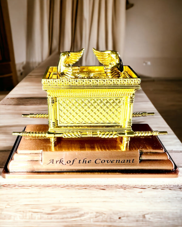 Majestic Miniature of the Ark of the Covenant in Gold Frame 11.2 x 5.8 x 7.3cm - Exclusive Ark, Decoration in Gold Edition