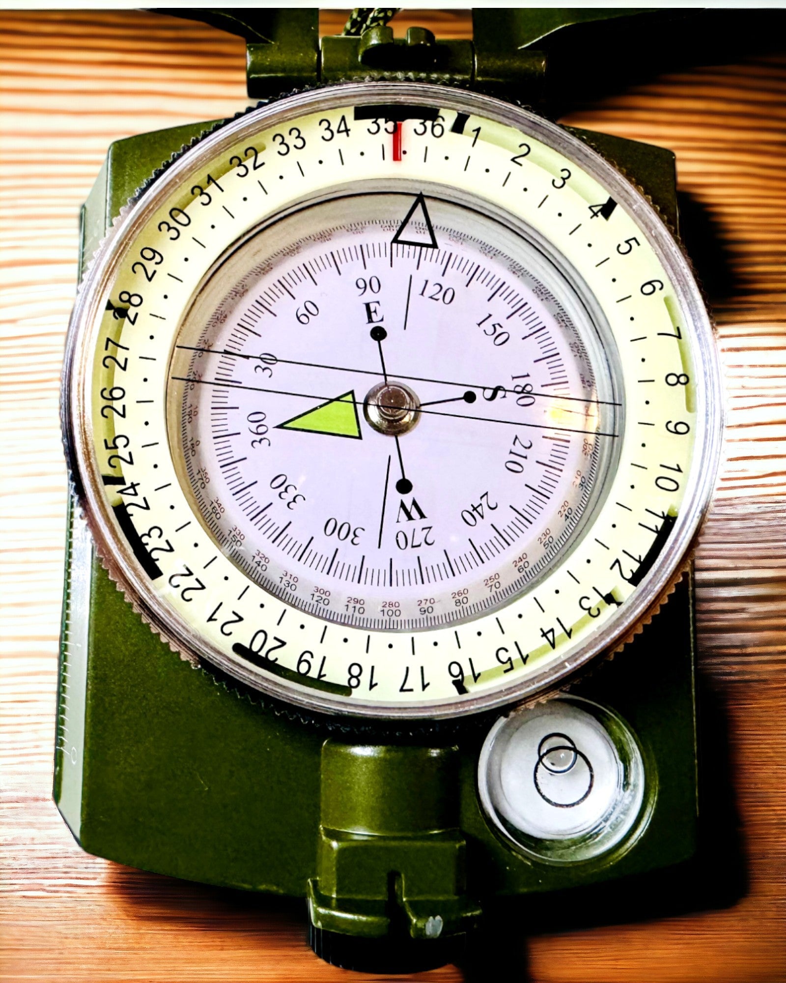 Professional Inclinometer Compass K4580 - Waterproof, Multifunctional, for Field Challenges