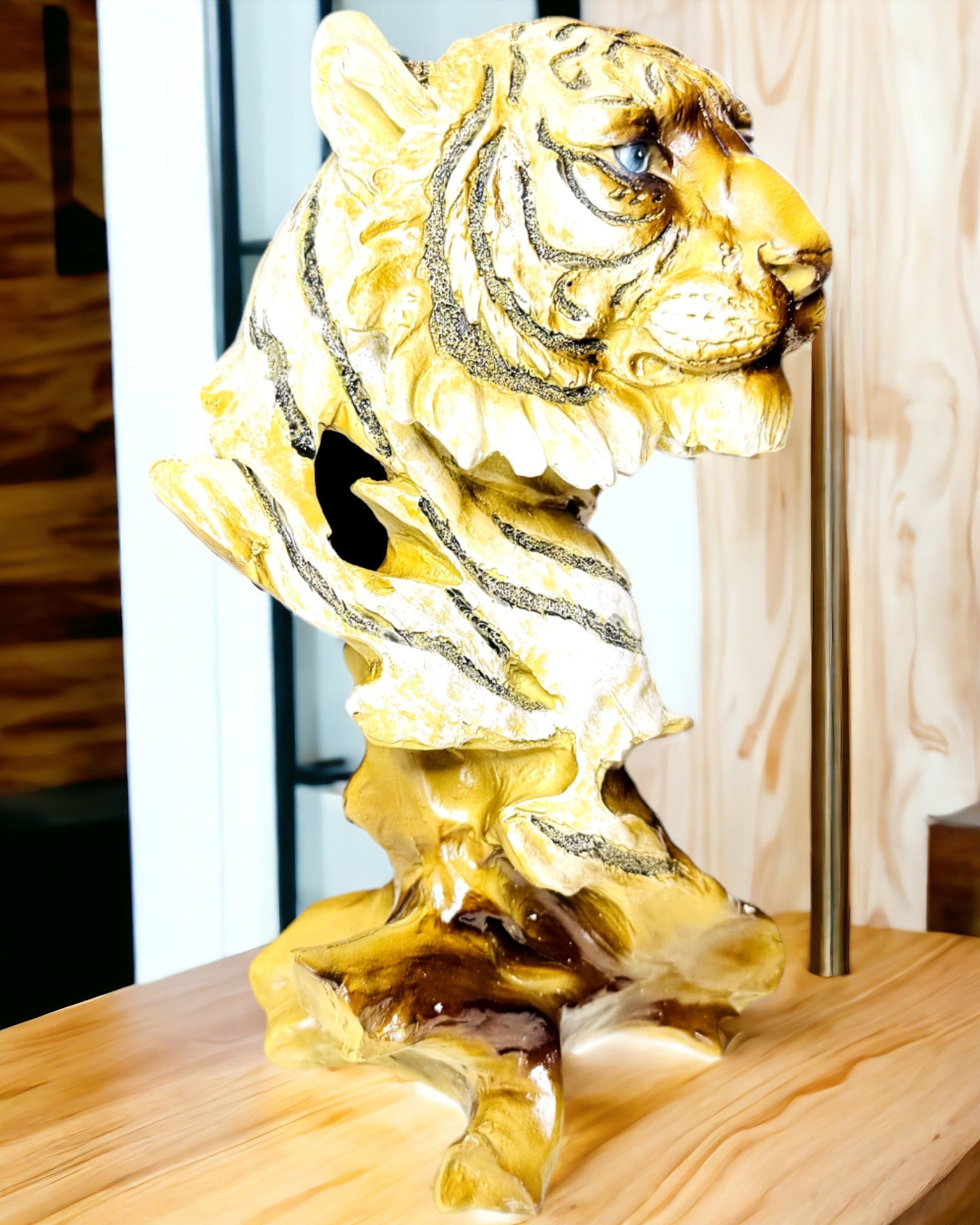 "Tiger King of the Jungle" Figurine with Engraving Option, 29 cm tall, decoration for a gift