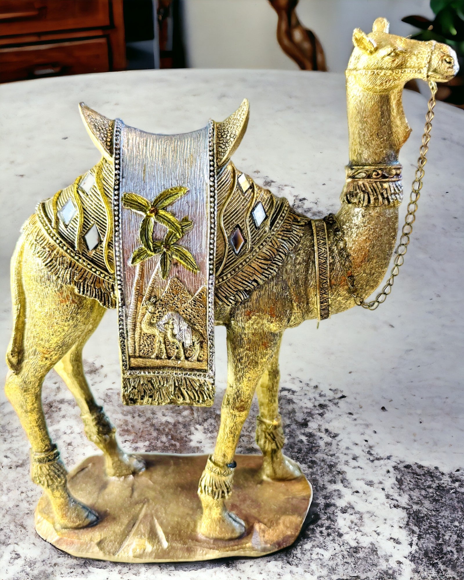 "Desert Wanderer" Figurine - Decorative Resin Camel with Engraving Option