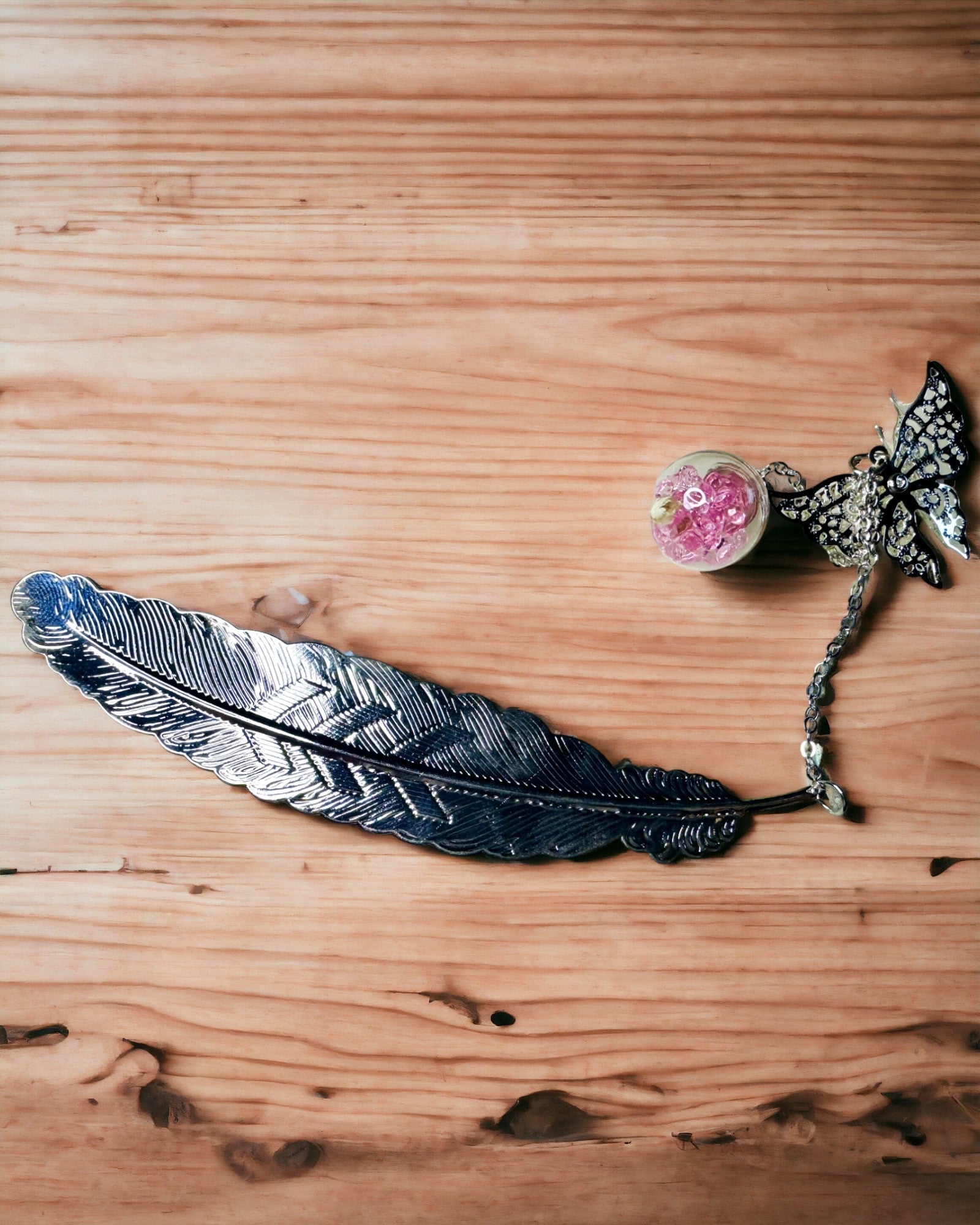 Creative Retro Style Bookmark with Feather and Butterfly Motif – Elegant Gift for Mom, Teacher, Promotional, Silver/Pink Color