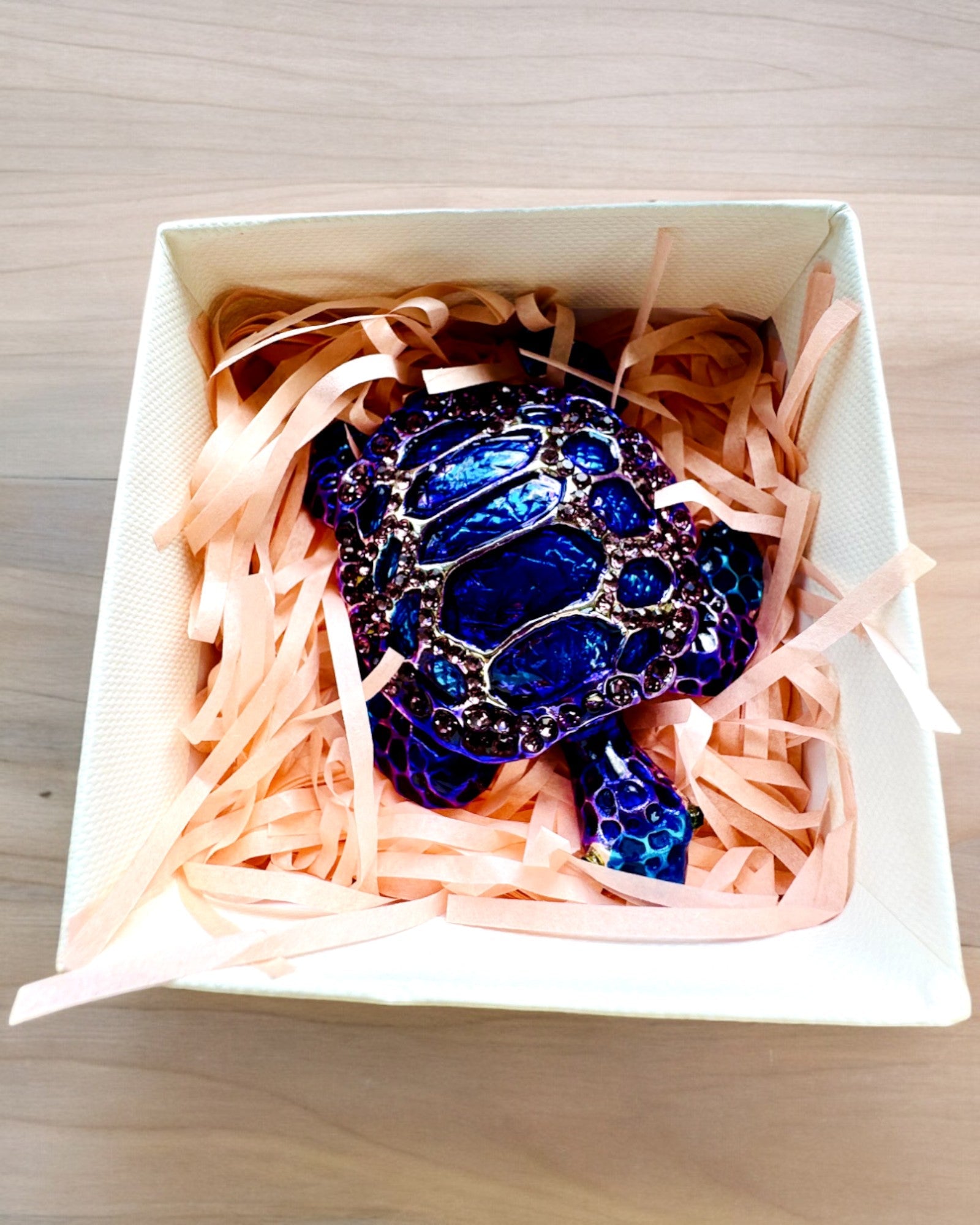 Magical Turtle Treasure - Papuošalų Dėžutė su galimybe personalizuoti graviravimu, dovana