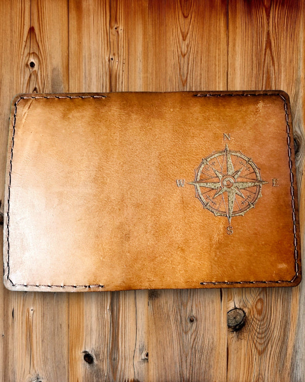 "Traveler" Case - Leather Passport Case, personalised with engraving - 2 colour variants