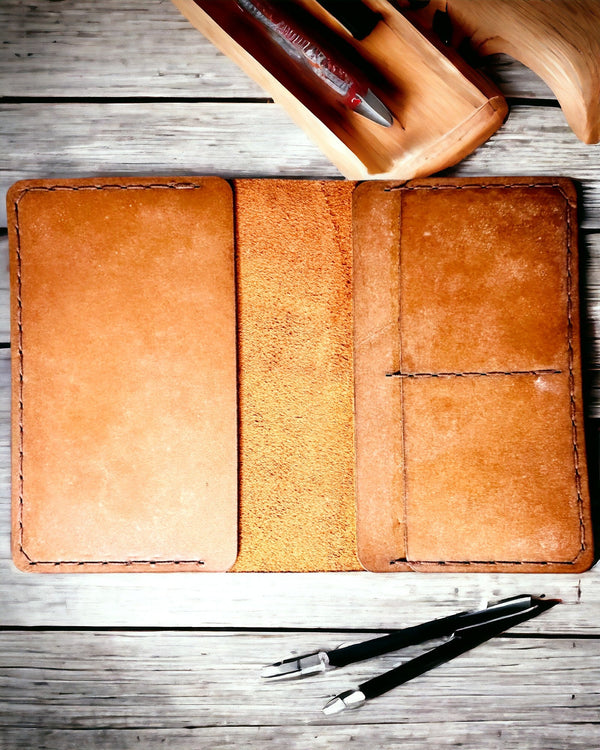 "Traveler" Case - Leather Passport Case, personalised with engraving - 2 colour variants