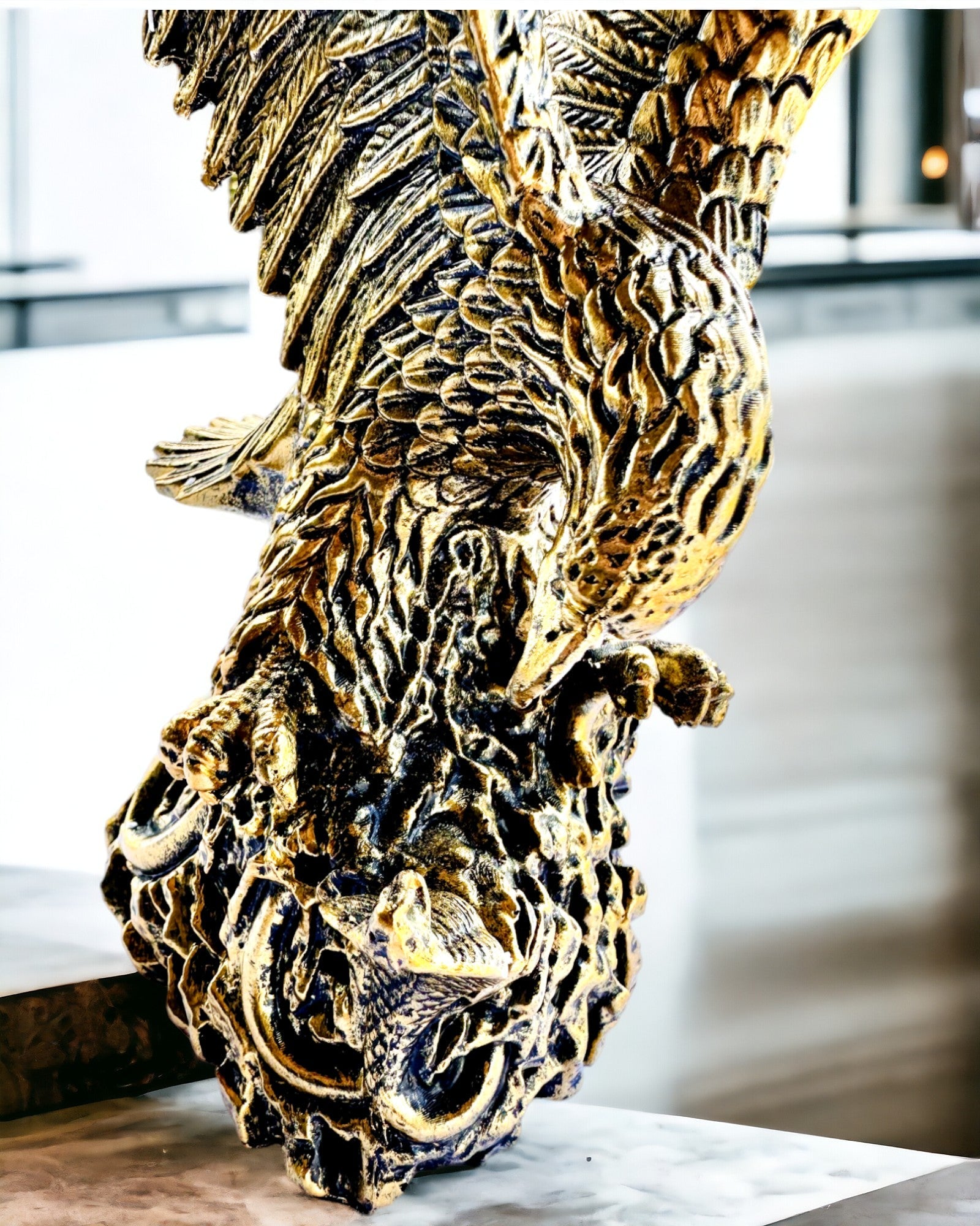 Royal Eagle – Decorative Resin Figurine with Engraving Option