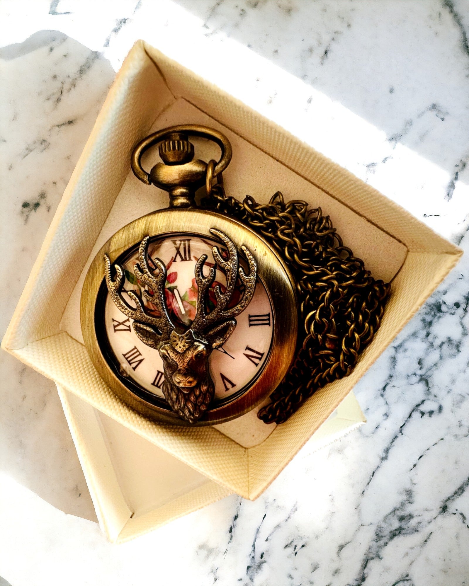 Pocket Watch "Forest Guardian" - Elegant Watch with Deer Motif, personalization option with engraving