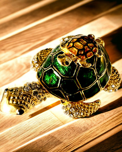 "Turtle Family" Box - green color, personalization with engraving