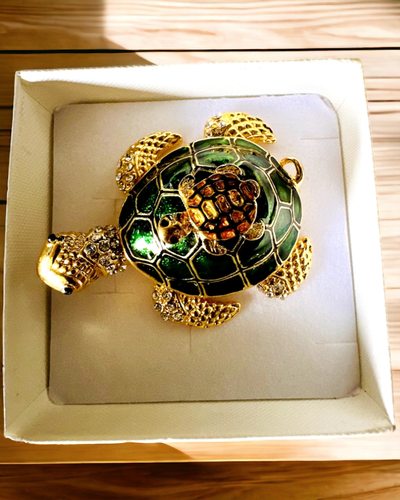 "Turtle Family" Box - green color, personalization with engraving