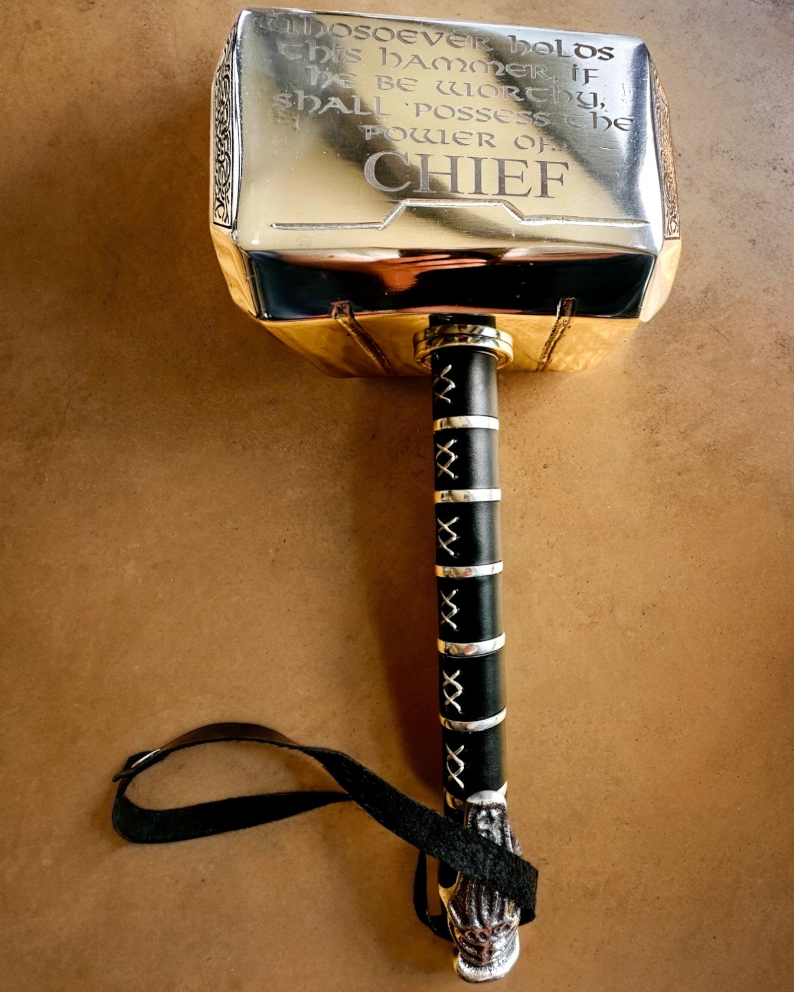 Mjölnir Thora "Chief" - Ručno Rađeni Kovački Čekić, personalizacija gravurom za poklon