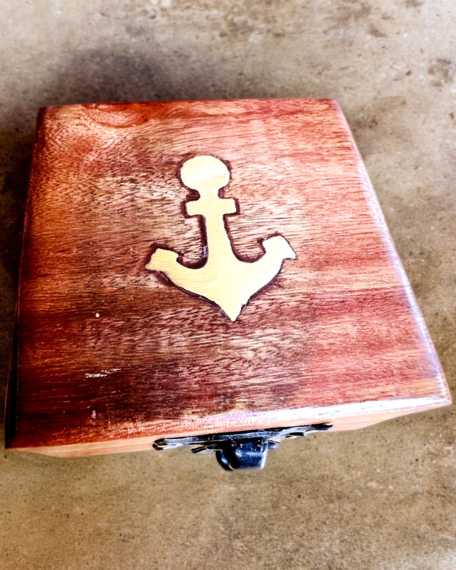 Wooden box for compact compass "Maritime" - personalization option with engraving