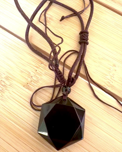 Amulet od crnog obsidijana "Davidova zvijezda", mogućnost personalizacije gravurom za poklon