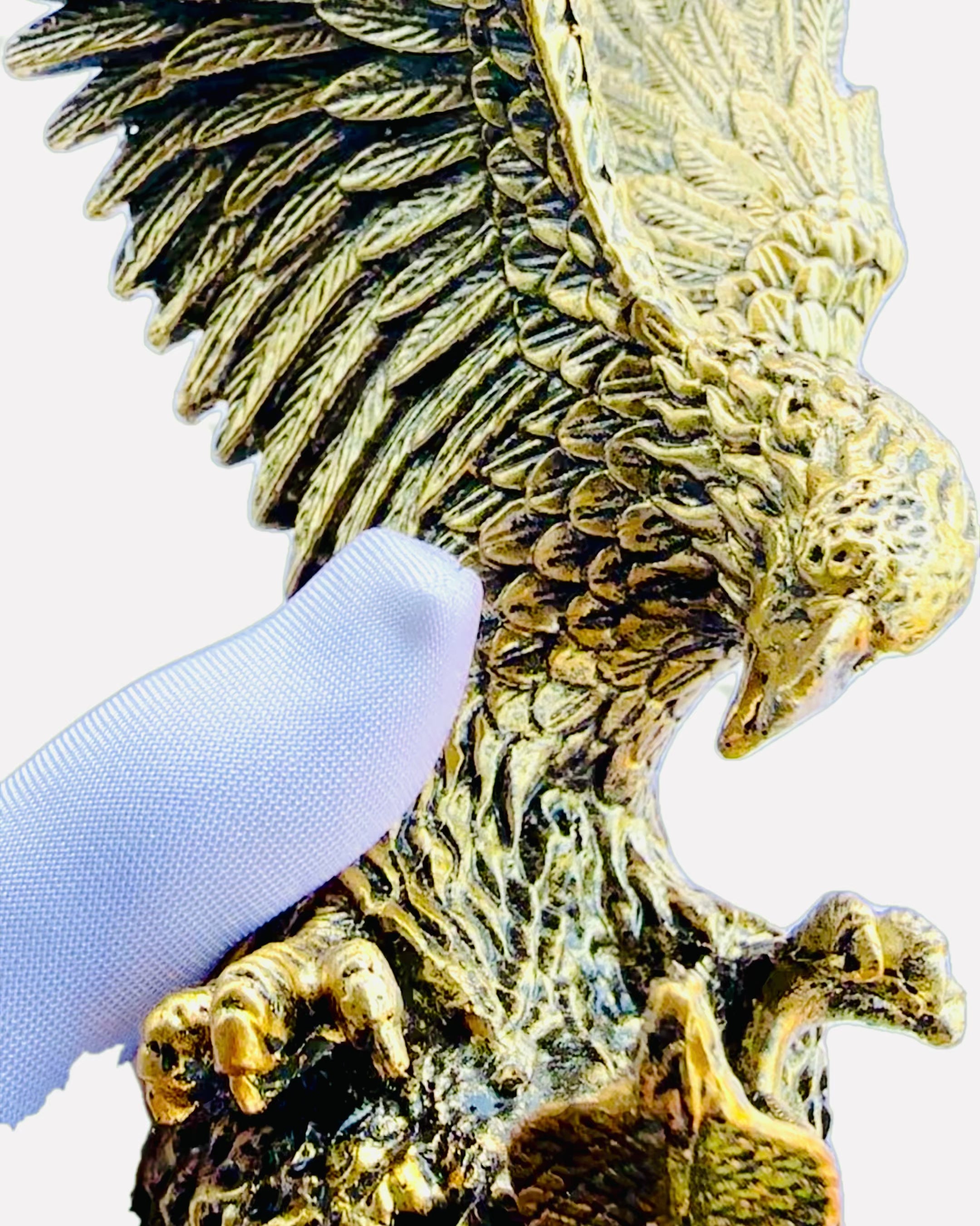 Royal Eagle – Decorative Resin Figurine with Engraving Option