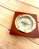 Compass "Navigator2" - Classic Elegance in Brass and Wood, personalized with engraving as a gift